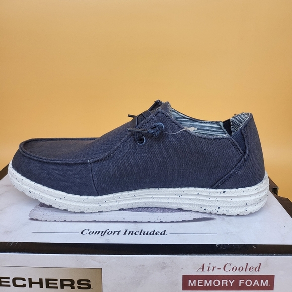 Skechers Men's Relaxed Fit Slip-On Melson - Chad Shoes in Navy - Picture 6 of 7
